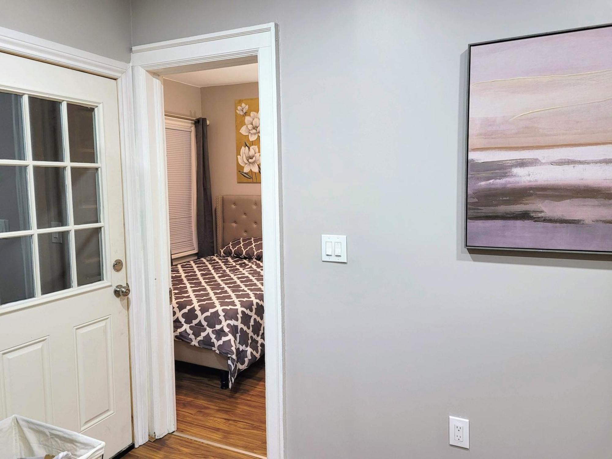 Brand New House In Downtown With Parking