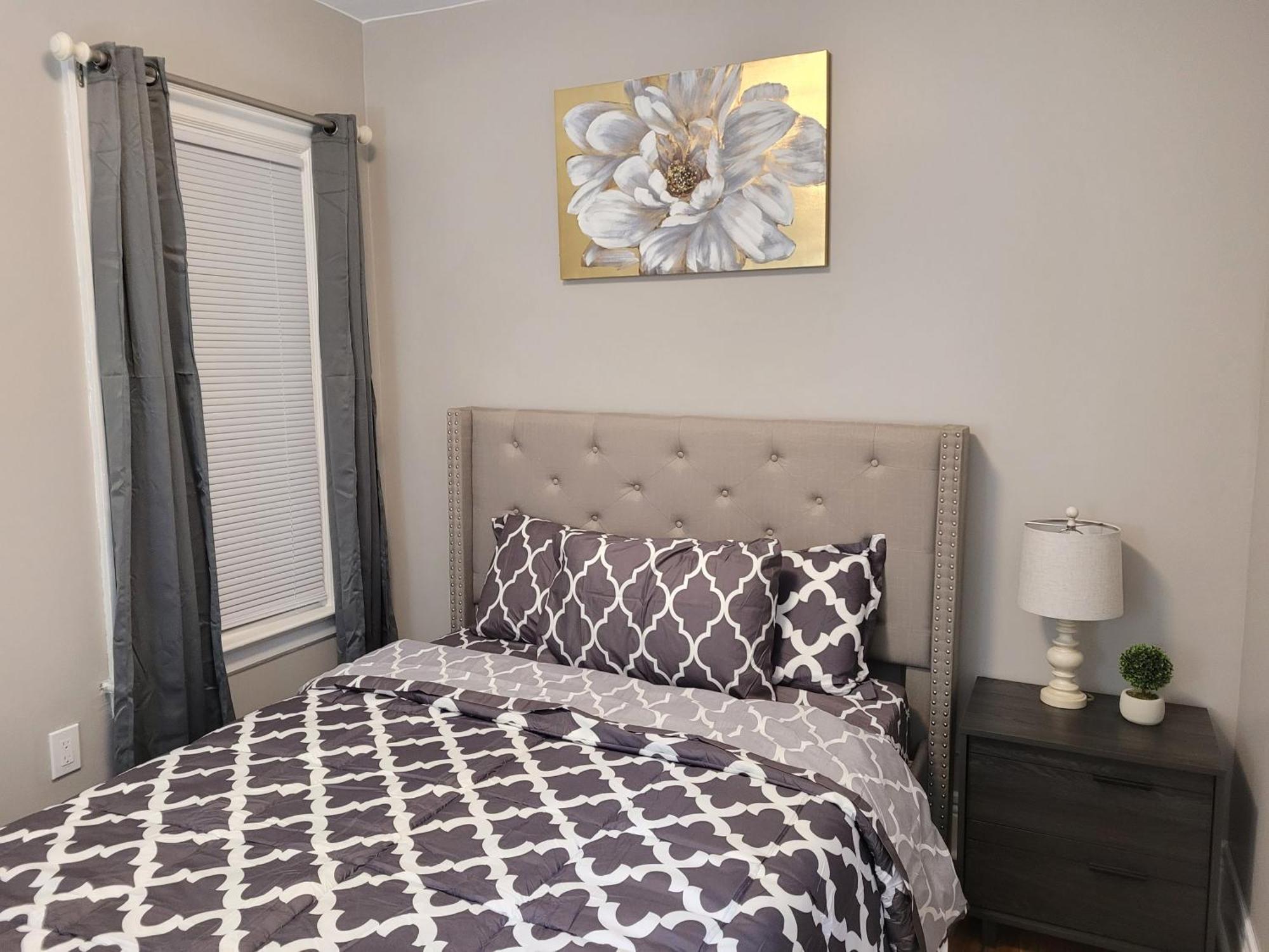 Brand New House In Downtown With Parking Apartment *