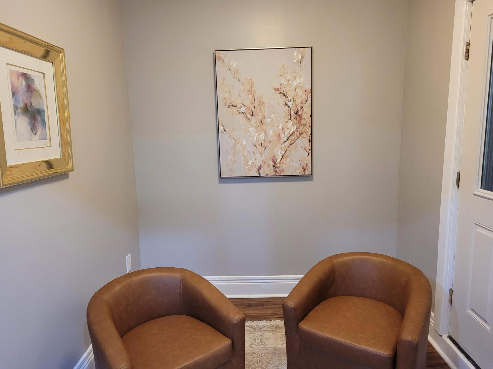 Apartment Brand New House In Downtown With Parking *