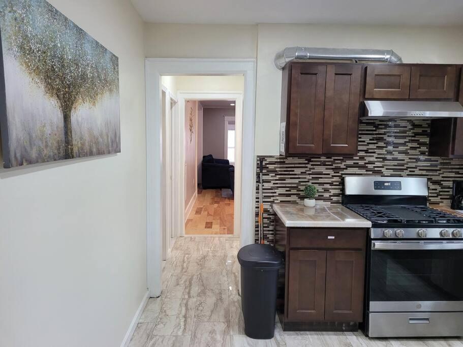 Brand New House In Downtown With Parking *