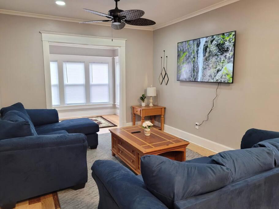 Apartment Brand New House In Downtown With Parking