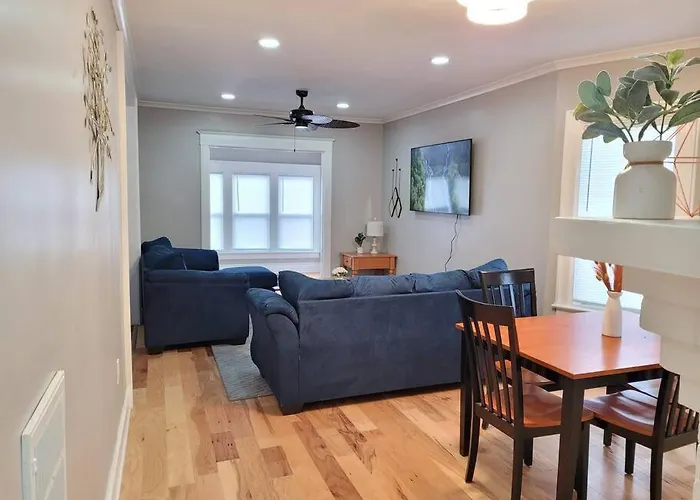 Brand New House In Downtown With Parking